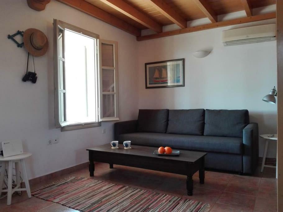 Sunny House With Amazing View For 4+2 Persons Villa ปลากา ภายนอก รูปภาพ